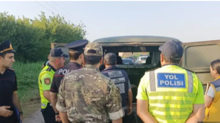 Tovuzda maşın su kanalına düşdü - Ölənlər var   - FOTO