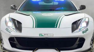 Dubay polisinin istifadəsinə yeni lüks avtomobillər verildi - FOTOLAR 