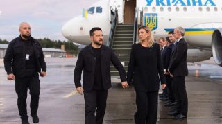 Zelenskinin təyyarəsi az qala dronla toqquşacaqmış 