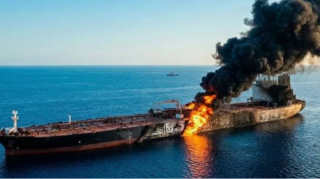 Hörmüz boğazında supertanker minalara çırpıldı 