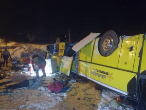 Avtobus yol kənarına aşdı: azı 9 ölü, 10 yaralı - FOTO
