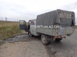 Şirkət maşını kanala düşdü: 3 işçi xəsarət aldı - FOTO