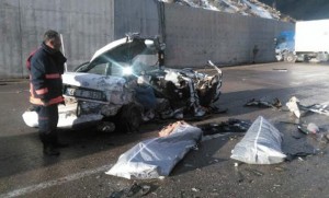 Qəzada avtomobil bu hala düşdü: 2 ölü, 2 yaralı - VİDEO