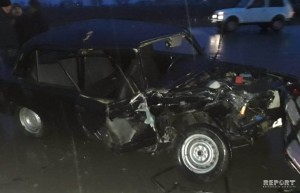 İki maşın toqquşdu: 3 nəfər xəsarət alıb - FOTO