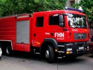 Bakıda minik avtomobili yanıb