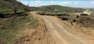 Yeni sürüşmə sahələri yarandı: evlər təhlükə ilə üzləşib - Cəlilabadda