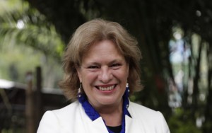 Təyyarəyə yarım saat gecikən nazir istefa verməli oldu