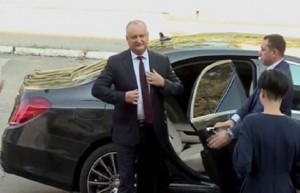 Moldova prezidentinin korteji qəzaya düşdü