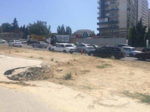 "Azəravtoyol": "Babək prospektində yol su sızmasından çöküb"