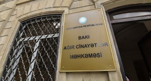 Bakıda "avtoş"u öldürməkdə təqsirləndirilən şəxsin məhkəməsi başlayıb