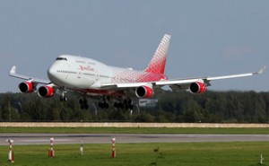 Ermənistan vətəndaşları təyyarənin gecikməsinə səbəb olublar