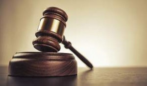 Prokuror Bakıda iki nəfəri bıçaqlayan gəncə cəza istəyib