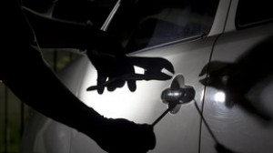 Bakıda avtoyuma işçisi yumağa gətirilən avtomobili qaçırıb