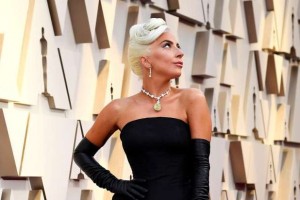 Ulduzun bol sıfırlı boyunbağısı - Qiyməti 30.000.000 dollardır