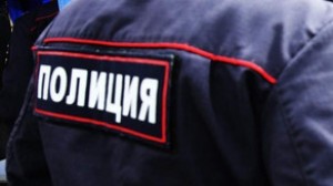 Avtomobidən açılan atəş 2 polis yaraladı