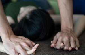 Qızını zorlayıb, anasının başını kəsdi - DƏHŞƏTLİ QƏTLİN TƏFƏRRÜATI