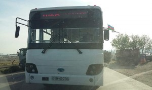 Bakıda yol kəsən avtobus sürücüsü - 90 ND 766 - VİDEO