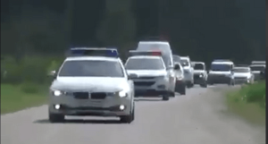 Yol polisinin bu hərəkəti hər kəsi göz yaşlarına boğdu: "Vətən sağ olsun" - VIDEO