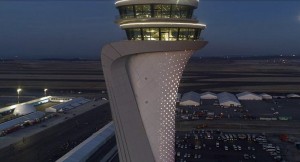 Əlverişsiz hava şəraiti hava limanlarında problemlər yaradıb