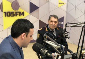 Yol polisi radio verilişi açdı, general özü efirə çıxdı - FOTO