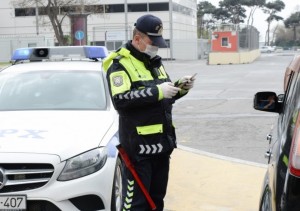 Karantini pozaraq cərimələnən sürücülərin sayı açıqlandı