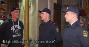 Polislər gecə yarısı turistlərə yaxınlaşdı, görün nələr danışdılar - VİDEO