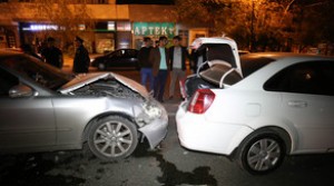 Qadın sürücü zəncirvari yol qəzasına səbəb oldu – Bakıda + VİDEO