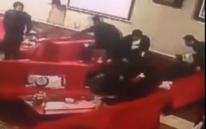 Kriminal aləmin məşhurları Gəncədə belə dalaşıb - VİDEO