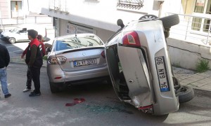 Buldozer küçəni bir-birinə qatdı: 3 avtomobil əzildi – FOTO + VİDEO