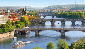 Çay üzərindən keçən piyada körpüsü uçub - Yaralılar var