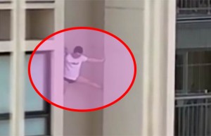 Bəxtsiz sevgilinin çətin və təhlükəli anları - VİDEO