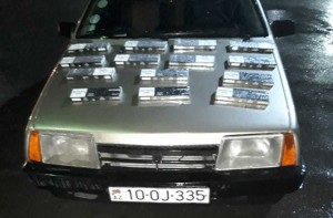 Avtomobildən qanunsuz siqaretlər aşkarlanıb - FOTO