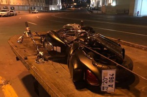 Bakıda motosiklet ağaca çırpılıb, xəsarət alan var - VİDEO