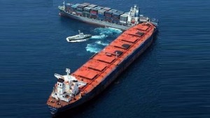 Egey dənizində iki gəmi toqquşub