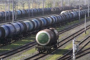 4 mazut sisterni relsdən çıxdı