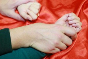 Süpürgəçini zorlayıb videoya çəkdilər - RƏSMİ