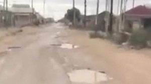 Bakının daha bir yolu bərbad vəziyyətdədir  - VİDEO