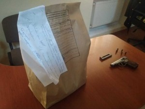 Gəncə sakinindən silah-sursat və narkotik götürülüb - FOTO