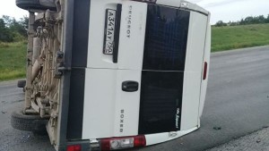 Mikroavtobus "Volvo" ilə toqquşdu: 1 ağır, 11 yaralı