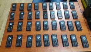 Avtomobildən 39 ədəd mobil telefon müsadirə edildi