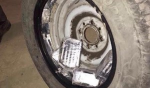 Avtomobilin təkərlərində 5000 ədəd siqaret aşkarlandı - FOTO