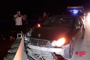 İki minik avtomobili toqquşdu: bir ailənin 3 üzvü xəsarət alıb - FOTO