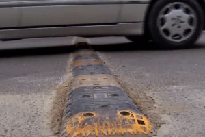 Bakıda bir yolda 30-dan çox "tramplin": sürücülər narazıdır - VİDEO