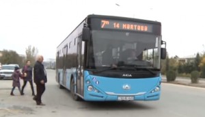 Sərnişin avtobusları daşa tutulub - Hadisəni törədənlər axtarılır - VİDEO