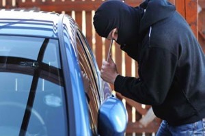 Abşeronda “Ford”dan pul və sənəd oğurlanıb