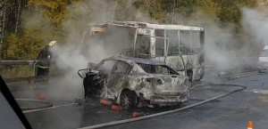 Ağır yol qəzası: 1 nəfər yanaraq öldü, 8 nəfər isə yaralandı - VİDEO
