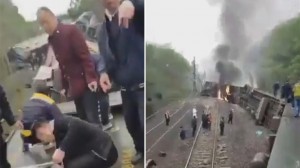 Çində sərnişin qatarı qəzaya uğradı: Ölən və yaralananlar var - VİDEO (Yenilənib)