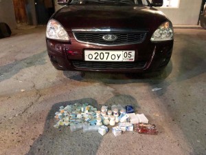 Avtomobildən külli miqdarda tibbi maddə və ləvazimatlar aşkar edilib - FOTO