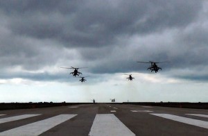 Helikopter bölmələrinin taktiki-uçuş məşqləri keçirilib - VİDEO