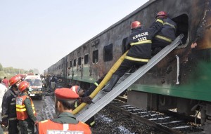 Qatarda dəhşətli yanğın: azı 65 ölü - VİDEO (Yenilənib)